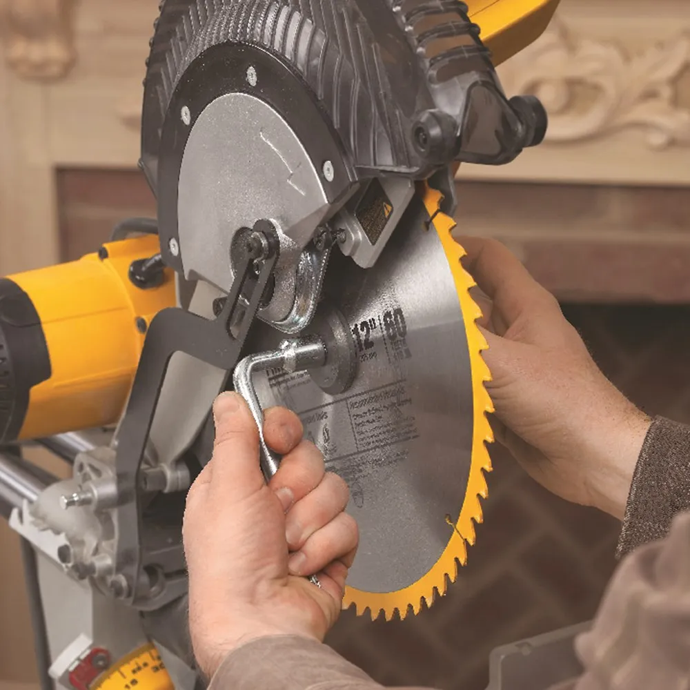 DEWALT AFKORTZAAGMACHINE XPS DWS780QS