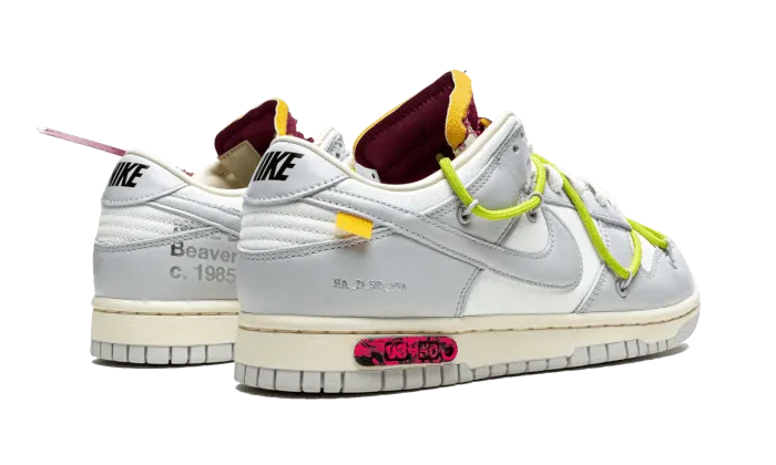 Nike Dunk Low gebroken wit lot 8
