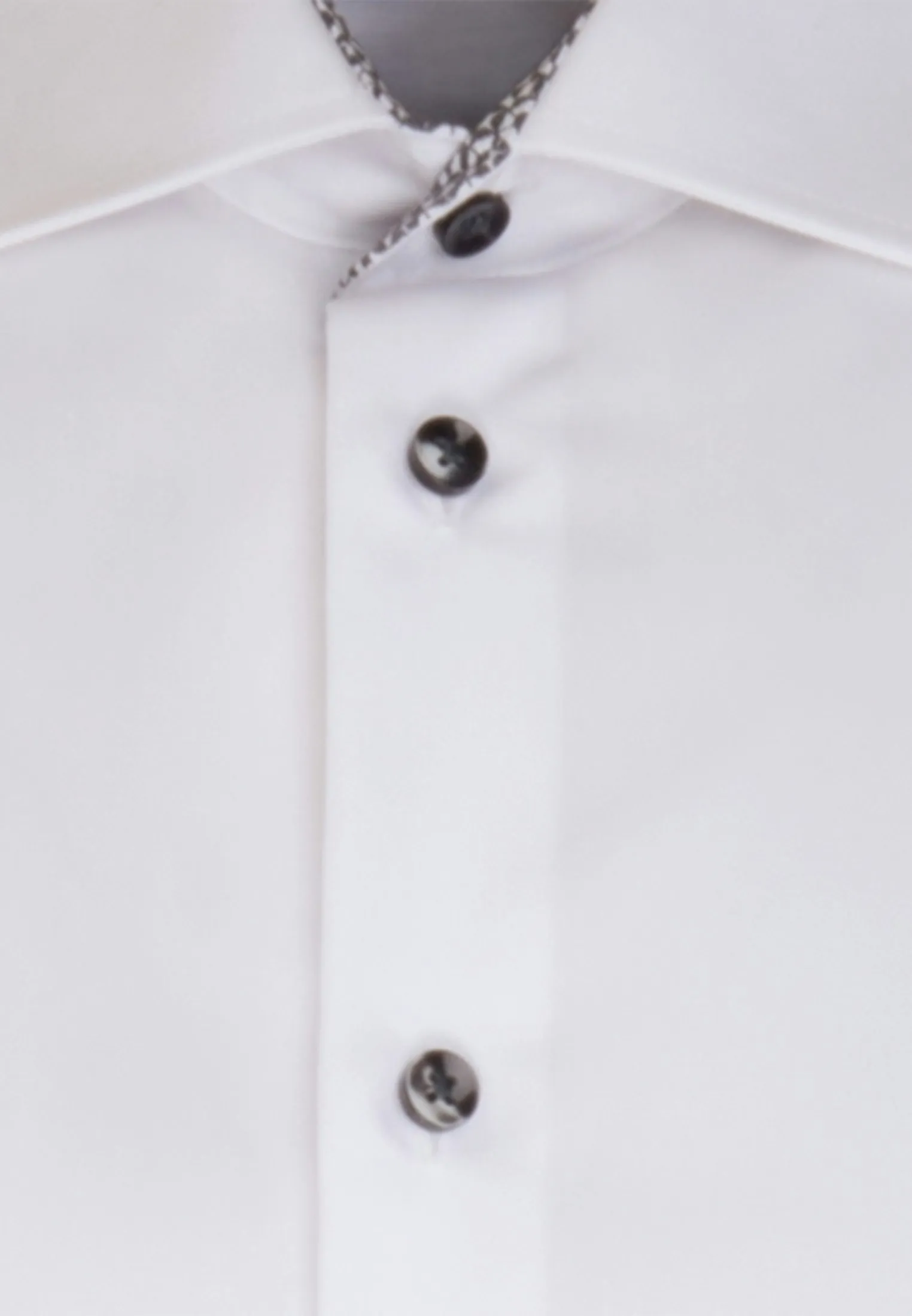 NONIRON POPELINE KORTE ARM BUSINESS OVERHEMD IN SLIM WITH KENTKRAAG