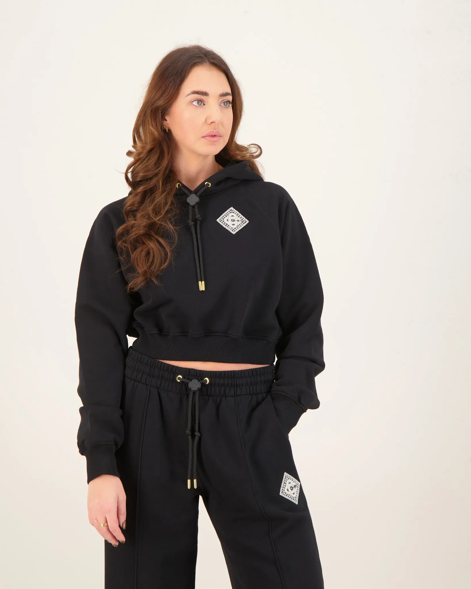 Pearl Diamond CC Patch Crop Hoodie Zwart